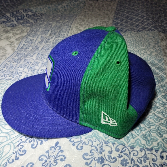 Vancouver Canucks NHL New Era baseball hat size 7 5/8 - Picture 4 of 6